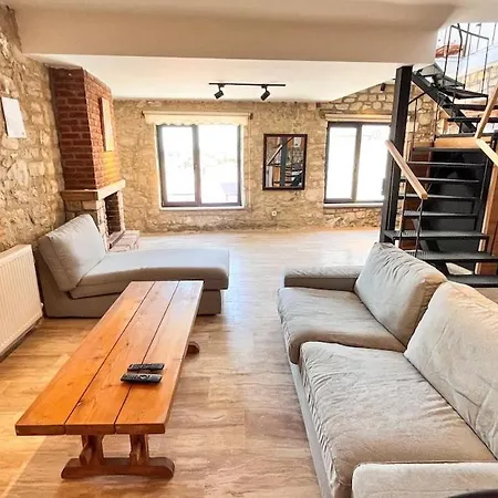Appartement Cute Stone House 250 M From Art Street *