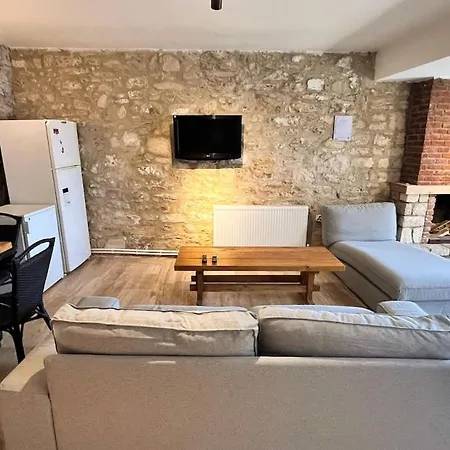 Cute Stone House 250 M From Art Street *
