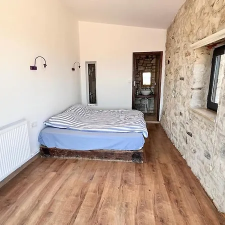 Cute Stone House 250 M From Art Street Urla