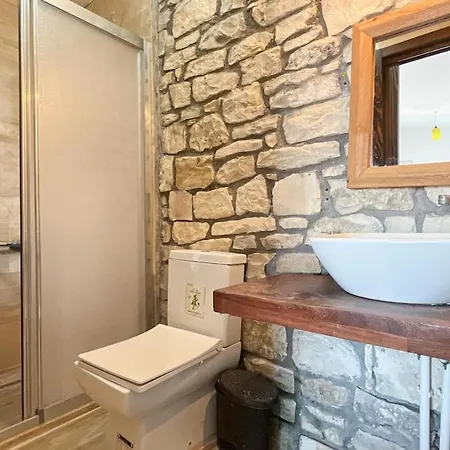 Cute Stone House 250 M From Art Street * Βουρλά
