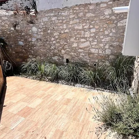 Cute Stone House 250 M From Art Street *